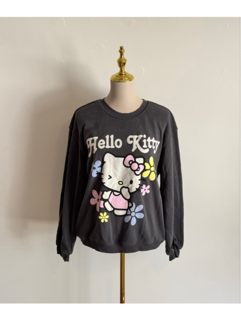 Women's Hello Kitty by Sanrio Charcoal Sweatshirt XL